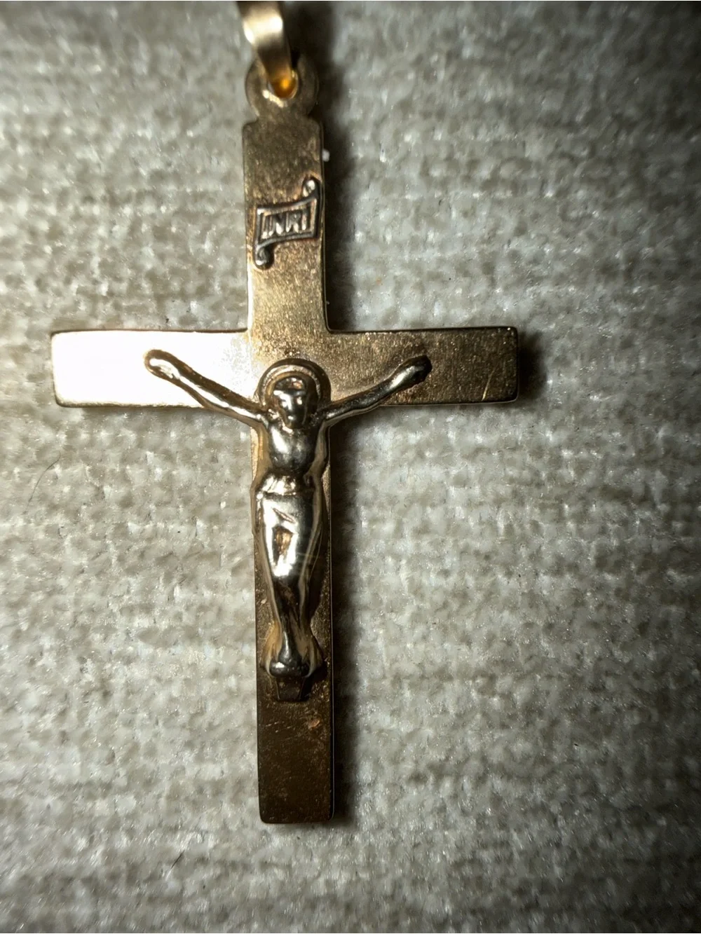 Gold Crucifix Pendant with Corpus 14 kt gold